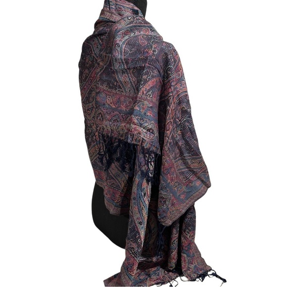 Elegant Shawl in Midnight Blue - Versatile Wrap, Stole, Scarf, Veil Soft & Cozy - Picture 5 of 16